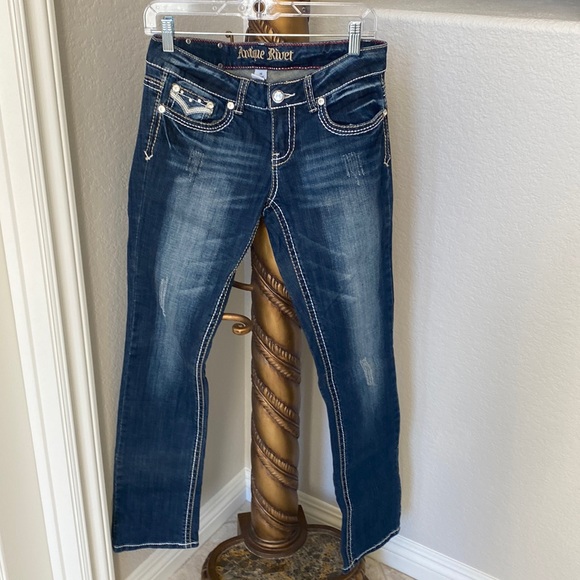 Blinged out full of Rhinestones Antique Rivert jeans size 29 - Picture 1 of 5